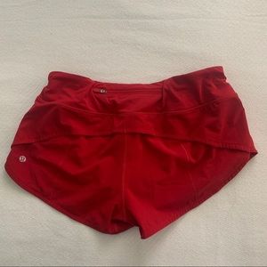 Lululemon 2.5” shorts